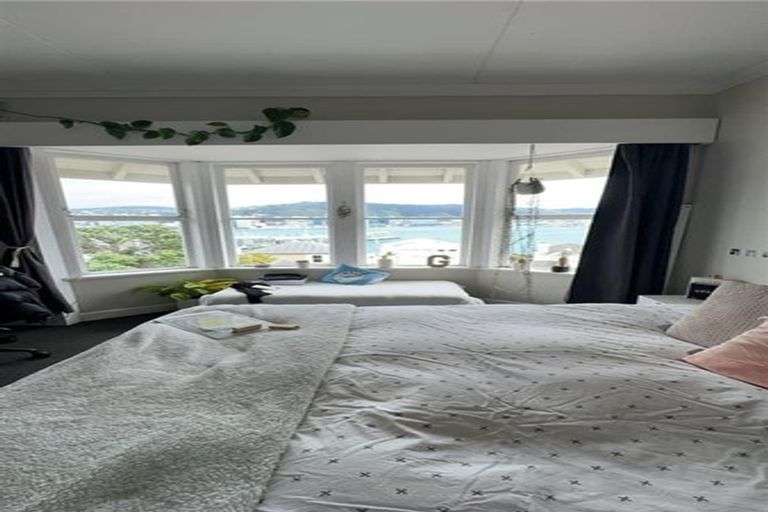 Photo of property in 66 Hawker Street, Mount Victoria, Wellington, 6011