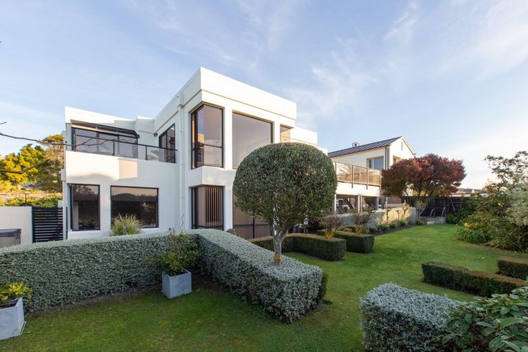 Photo of property in 30 Drayton Drive, Mount Pleasant, Christchurch, 8081