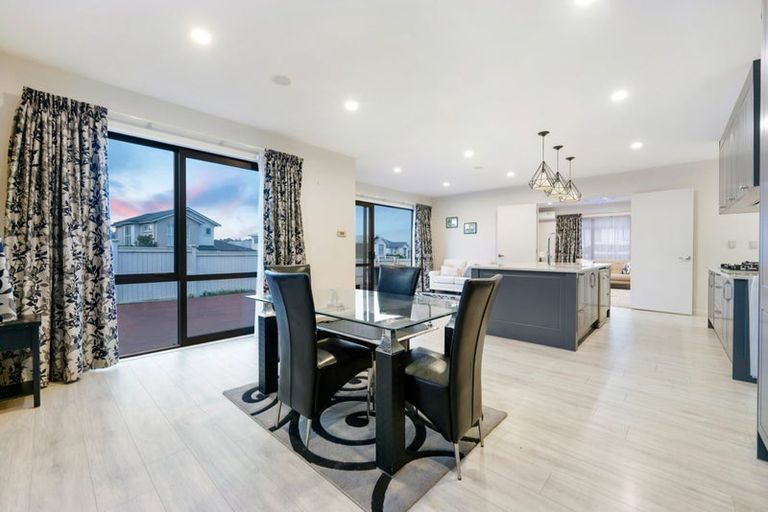 Photo of property in 24 Mettam Drive, Swanson, Auckland, 0614