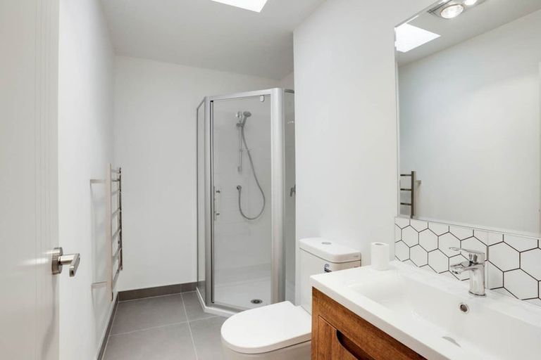 Photo of property in 19e Chislehurst Street, Henderson, Auckland, 0612