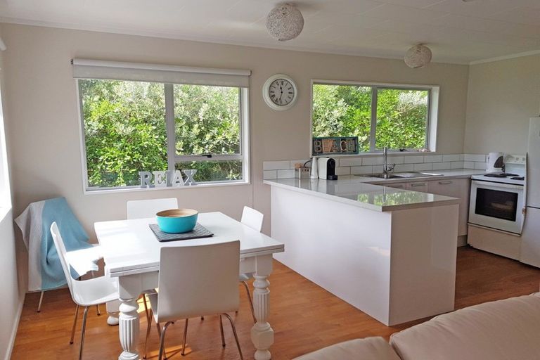 Photo of property in 11 Te Kapua Street, Oakura, Hikurangi, 0184