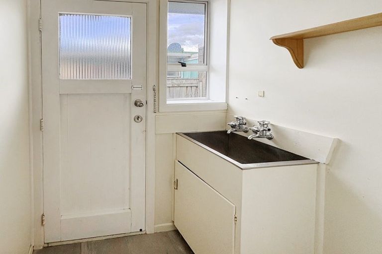 Photo of property in 53 Liverpool Street, Levin, 5510