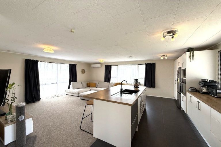 Photo of property in 18 Aratapu Street, Waitara, 4320