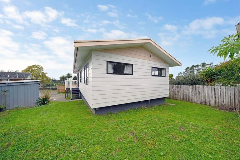 Photo of property in 1/40c West Coast Road, Glen Eden, Auckland, 0602