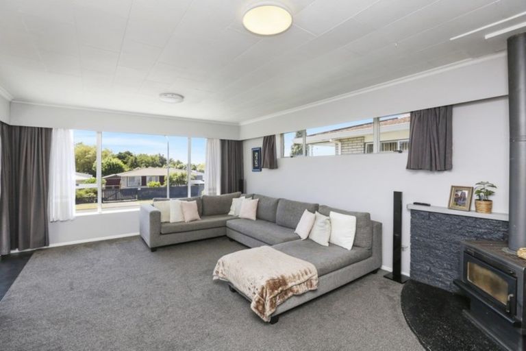 Photo of property in 5 Kauri Street, Inglewood, 4330