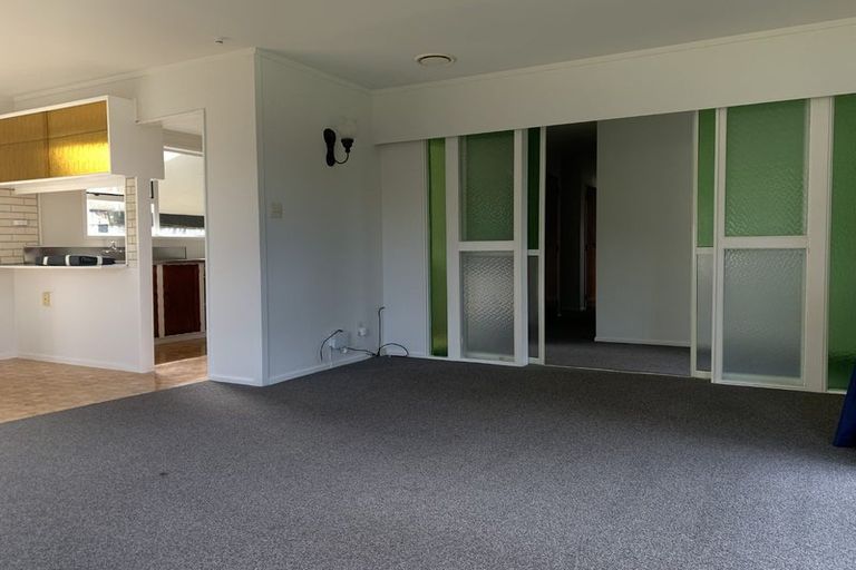 Photo of property in 33 Larchmont Grove, Totara Park, Upper Hutt, 5018