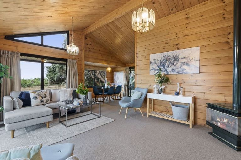 Photo of property in 2 Flaxmere Street, Waikanae Beach, Waikanae, 5036