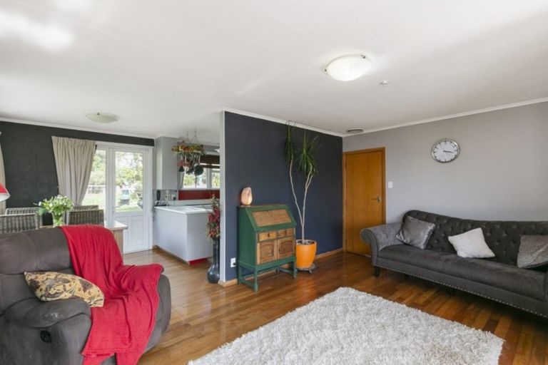 Photo of property in 13 Paparangi Crescent, Paparangi, Wellington, 6037
