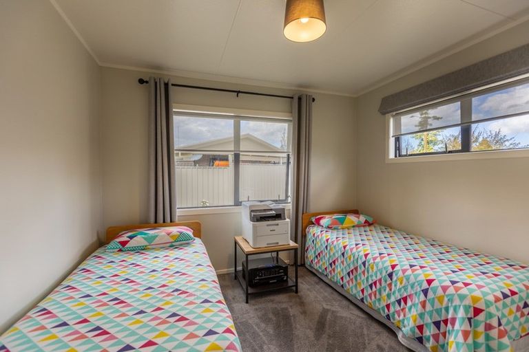 Photo of property in 2/832 Cook Place, Raureka, Hastings, 4120