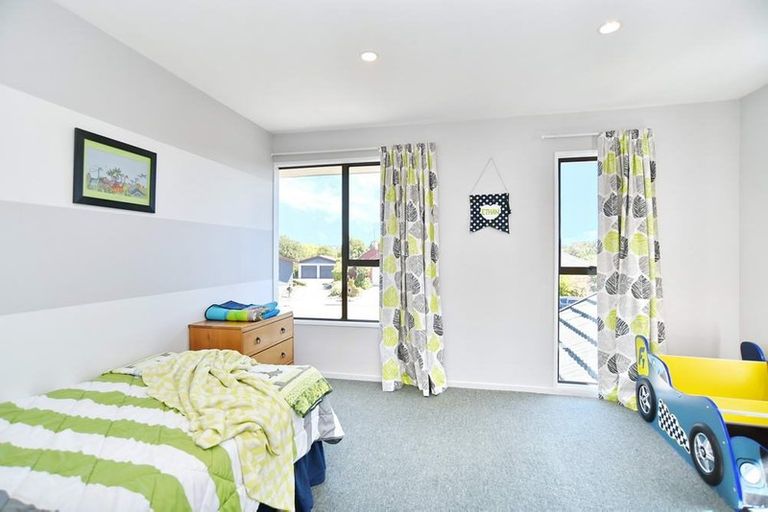 Photo of property in 7 Kowai Place, Amberley, 7410