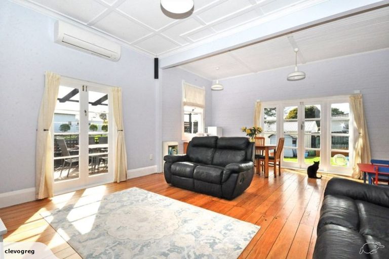 Photo of property in 23 View Road, Waiuku, 2123