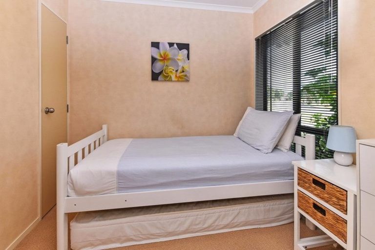 Photo of property in 28 Blackwood Drive, Wattle Downs, Auckland, 2103