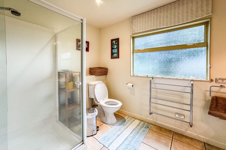 Photo of property in 2/3 Oban Road, Browns Bay, Auckland, 0630