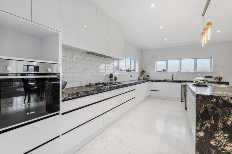 Photo of property in 26 Michael Bosher Way, Flat Bush, Auckland, 2019