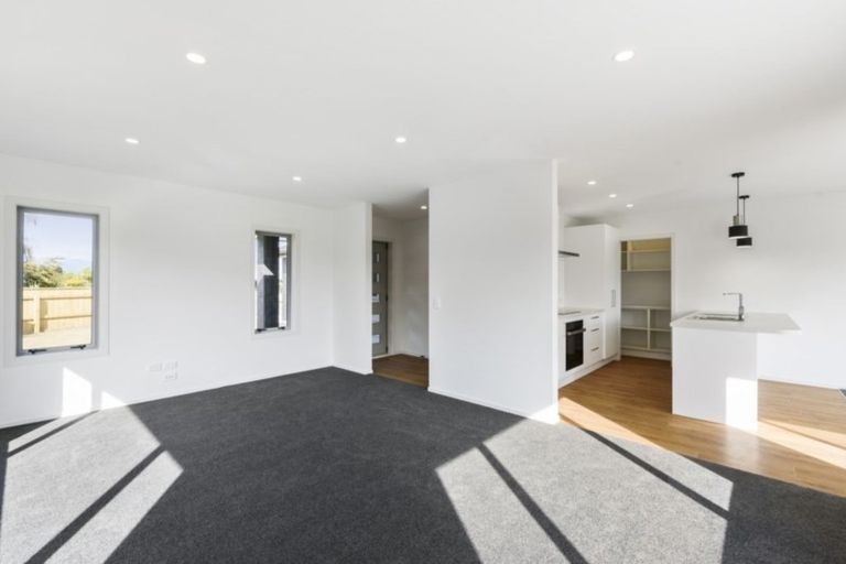 Photo of property in 9 Waihurihia Street, Otaki, 5512