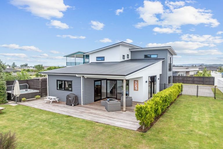 Photo of property in 15 Puroto Place, One Tree Point, 0118