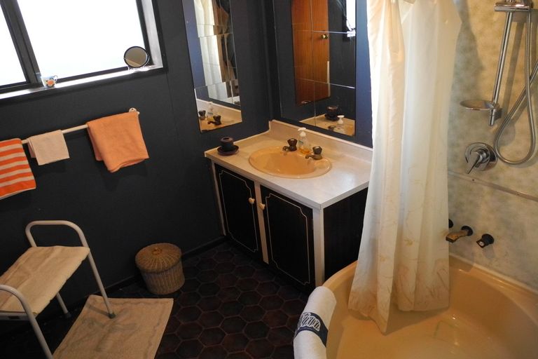 Photo of property in 19 Smith Street, Waimate, 7924