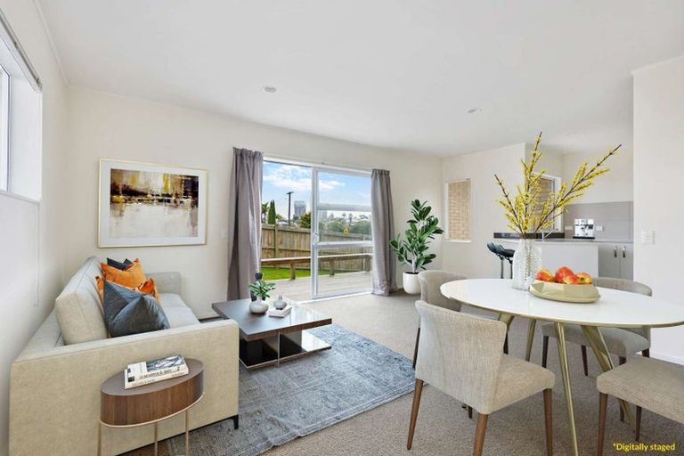 Photo of property in 2/40 Hart Road, Hauraki, Auckland, 0622