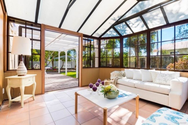 Photo of property in 11 James Evans Drive, Northcote, Auckland, 0627