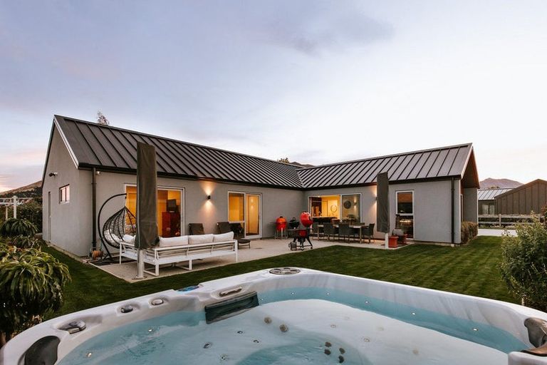 Photo of property in 8 Mcdonald Street, Wanaka, 9305