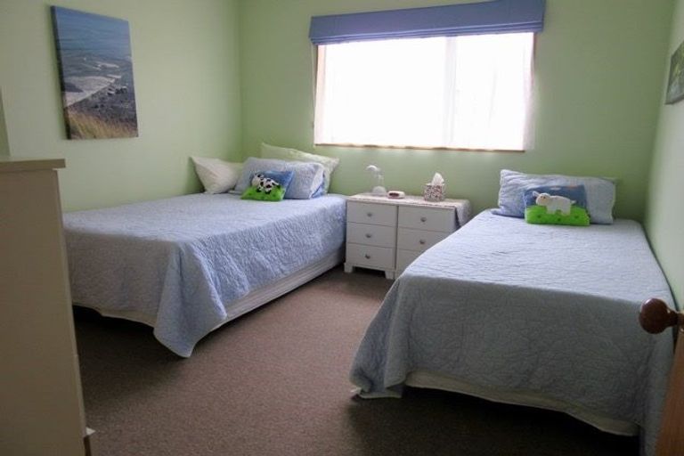 Photo of property in 12 Ensign Place, Flagstaff, Hamilton, 3210