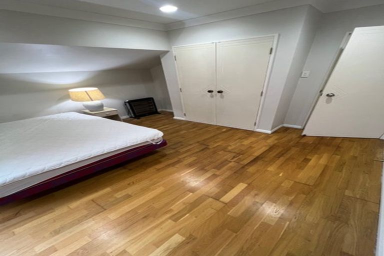 Photo of property in 6 David Beattie Place, Chatswood, Auckland, 0626