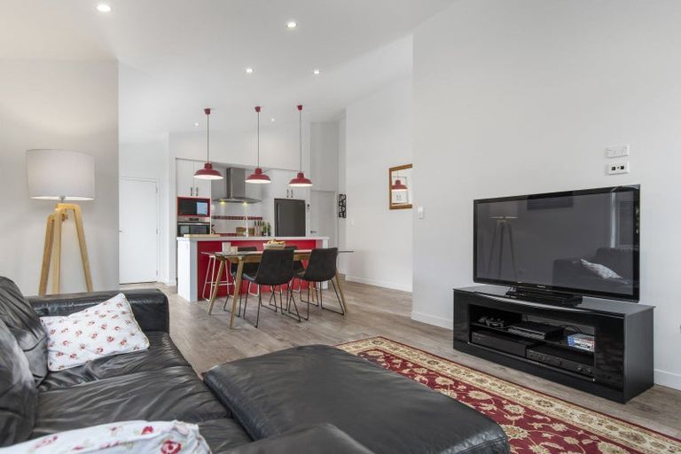 Photo of property in 28 Marion Crescent, Papamoa Beach, Papamoa, 3118