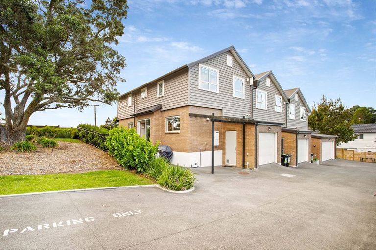 Photo of property in 12/31 Verbena Road, Birkdale, Auckland, 0626
