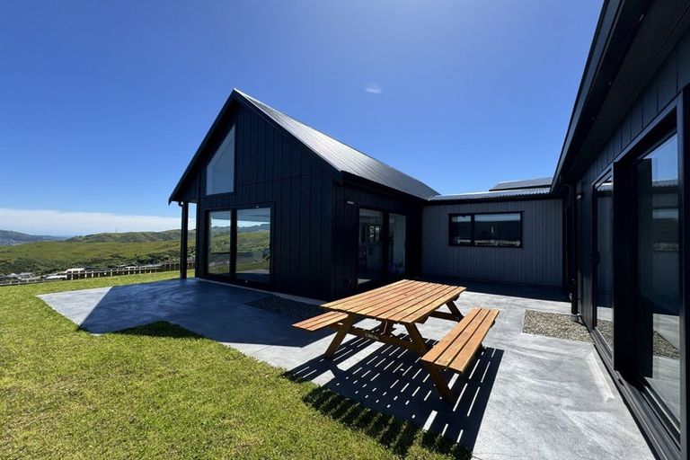 Photo of property in 16 Lemonwood Way, Woodridge, Wellington, 6037