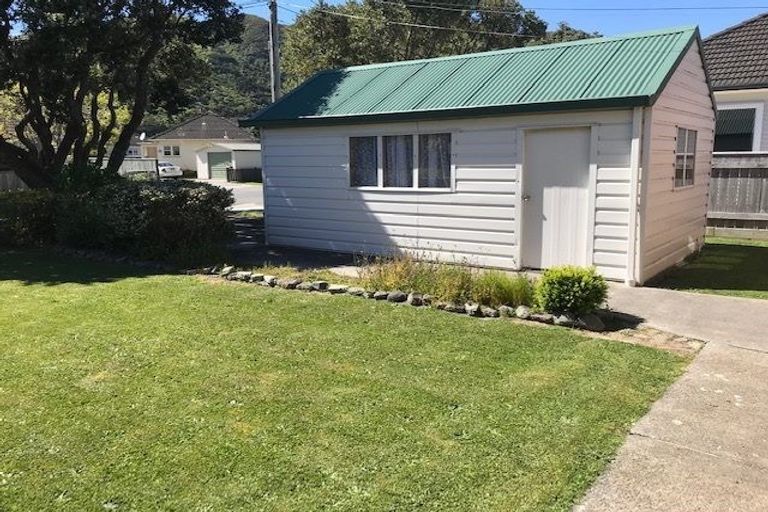 Photo of property in 69 Bell Road, Waiwhetu, Lower Hutt, 5010