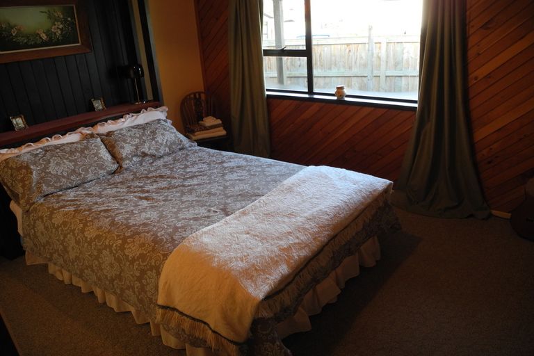 Photo of property in 19 Smith Street, Waimate, 7924