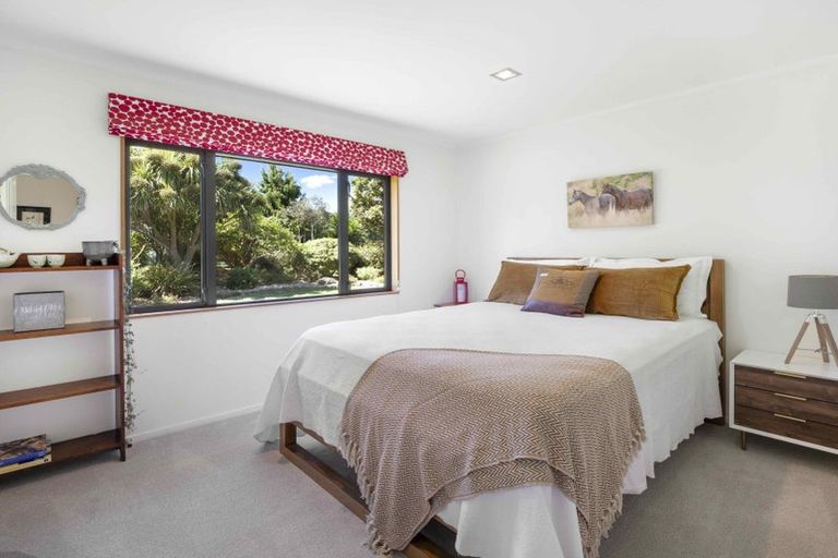 Photo of property in 424 Tararua Road, Levin, 5571