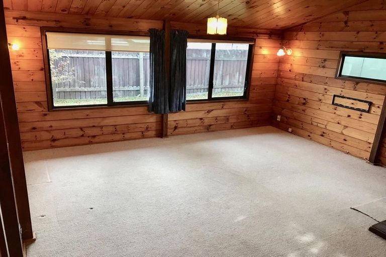 Photo of property in 63 Gemstone Drive, Birchville, Upper Hutt, 5018