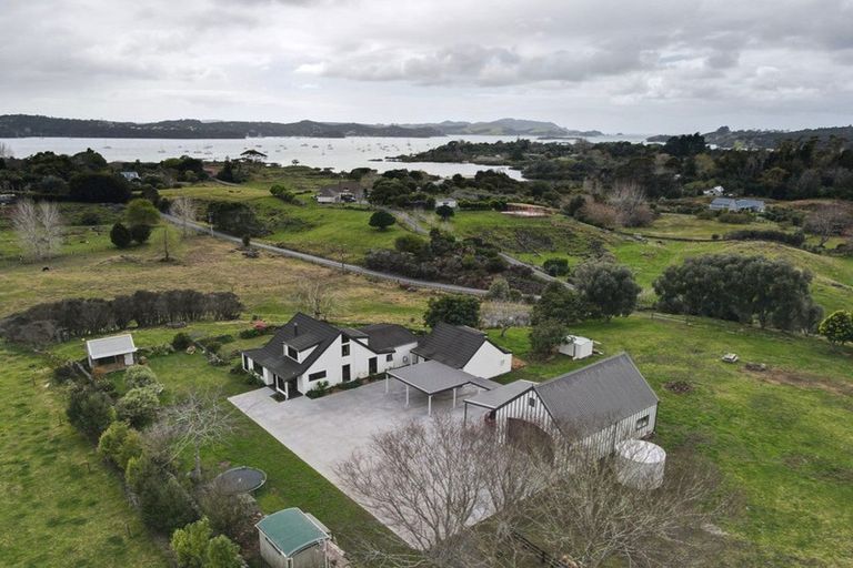 Photo of property in 70 Edmonds Road, Kerikeri, 0293