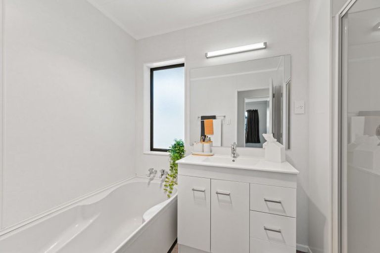 Photo of property in 620b South Road, Oakura, 4314