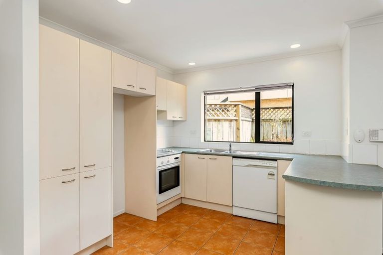 Photo of property in 17/2 Arawa Street, New Lynn, Auckland, 0600