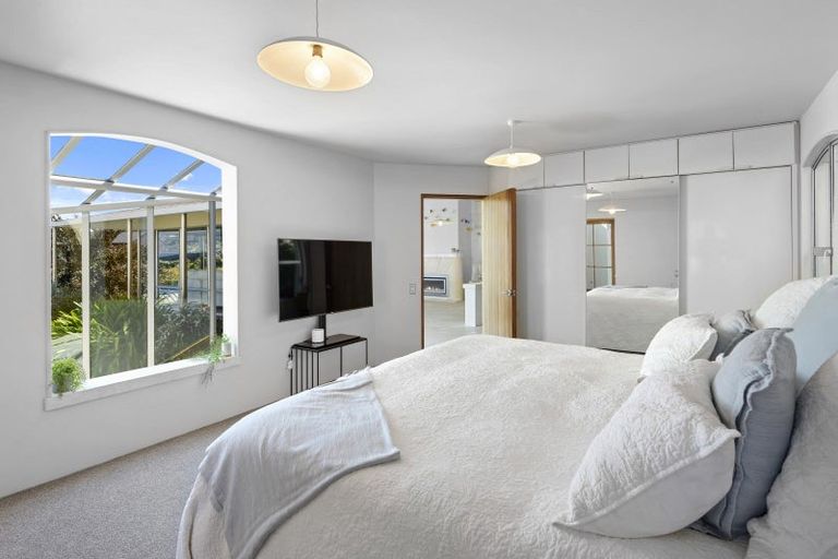 Photo of property in 1 Halcyon Way, Cashmere, Christchurch, 8022