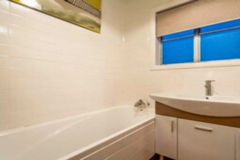 Photo of property in 13 Sea View Terrace, Cockle Bay, Auckland, 2014