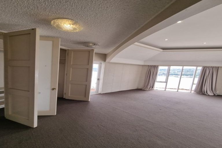 Photo of property in 9 Rangitane Street, Maupuia, Wellington, 6022