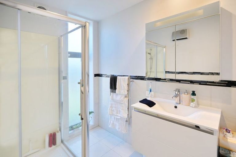 Photo of property in 74 Glenstrae Road, Redcliffs, Christchurch, 8081