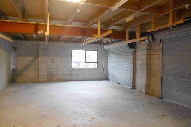 Photo of property in 35 Kirby Street, Glendene, Auckland, 0602