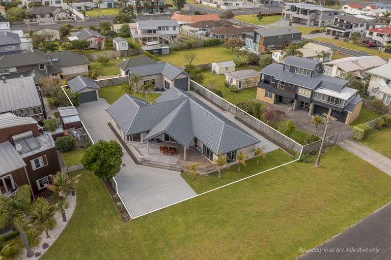 Photo of property in 102 Bond Road, Whangamata, 3620
