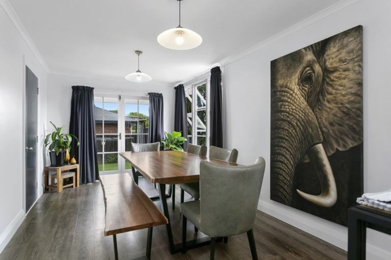 Photo of property in 92 Williams Street, Cambridge, 3434