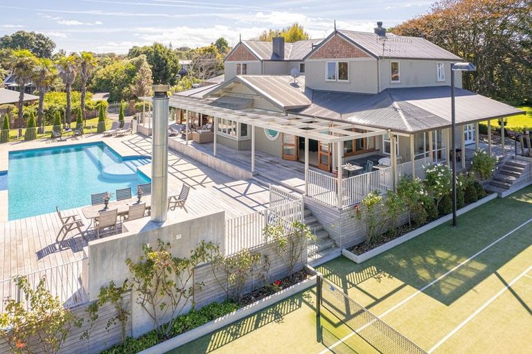 Photo of property in 2 Eaton Crescent, Otamatea, Whanganui, 4500