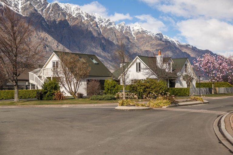 Photo of property in 34 Copper Beech Avenue, Frankton, Queenstown, 9300