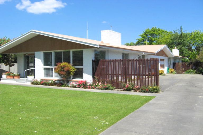 Photo of property in 2/23 Barnes Road, Redwood, Christchurch, 8051