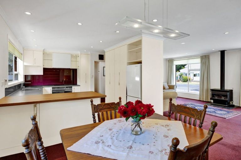 Photo of property in 11-13 Miro Street, Merrilands, New Plymouth, 4312