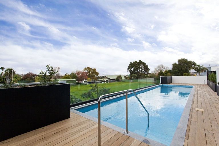 Photo of property in Frank Sargeson Apts, 1/74g Anzac Street, Takapuna, Auckland, 0622