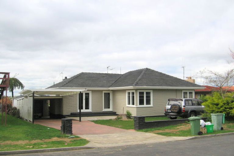 Photo of property in 21 Karaka Road, Otumoetai, Tauranga, 3110