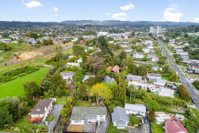 Photo of property in 51b Clayburn Road, Glen Eden, Auckland, 0602